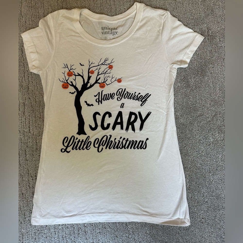 Unique Vintage Halloween/Christmas t shirt size medium